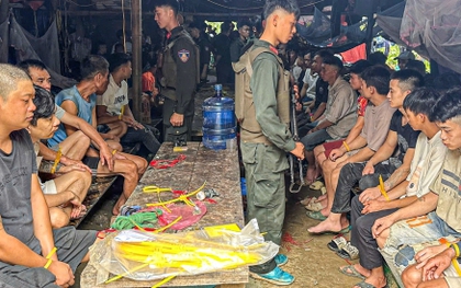 Cảnh sát băng rừng, đánh sập mỏ vàng lậu ở Sơn La