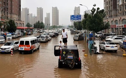 Cả thành phố mất điện vì mưa bão, hàng triệu xe điện sạc kiểu gì: Trung Quốc có lời giải rất hay