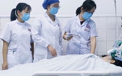 Thiếu nữ suýt chết vì chỉ ăn rau, uống thuốc nhuận tràng để vừa váy sinh nhật