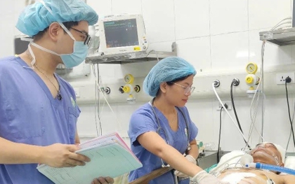 Phẫu thuật cứu người đàn ông nguy kịch vụ xe bán tải tông loạt xe máy ở Hà Nội