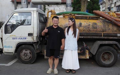 Tưởng ế vì nghề dọn phân, không ngờ có người đẹp vượt 700km đến kết đôi