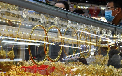 Giá vàng hôm nay, 26-7: Chưa dừng đà lao dốc