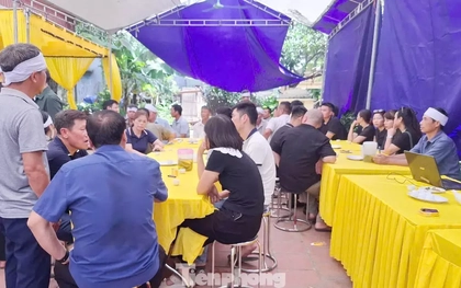 Xót xa đám tang 3 người cùng gia đình tử vong trong vụ lật xe khách ở Hà Tĩnh