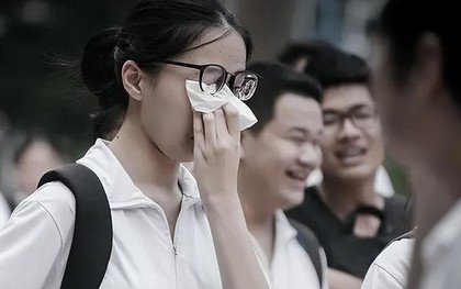 Nữ sinh chưa từng đăng ký ĐH Thanh Hoa nhưng vẫn nhận được giấy báo trúng tuyển, mở phong bì ra mới biết không hề gửi nhầm!