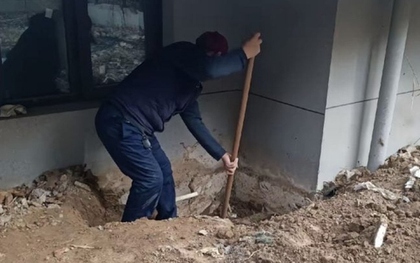 Người phụ nữ phát hiện ra thứ đáng sợ chôn dưới ngôi nhà mới mua