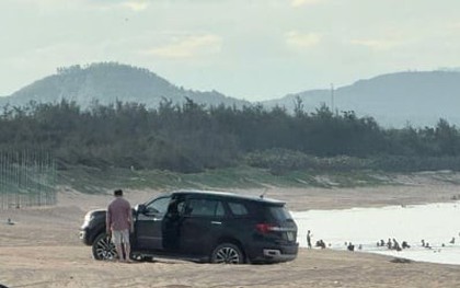 Người đàn ông lái xe xuống bãi biển Đắk Lắk bị phạt 5 triệu đồng