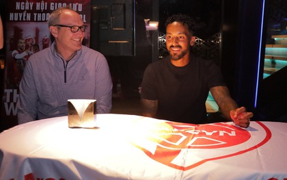 Cựu sao Arsenal Theo Walcott bất ngờ xuất hiện tại Việt Nam, giao lưu cùng fan cực tình cảm