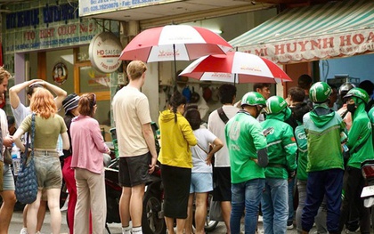 Bánh mì Huynh Hoa ra biển lớn