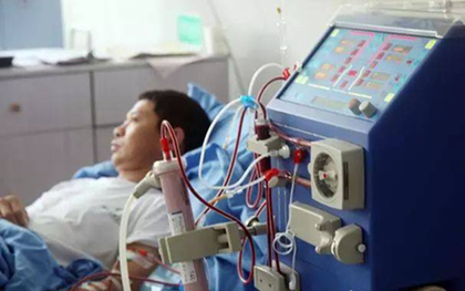 Nam thanh niên 20 tuổi suy thận sau khi ăn hải sản