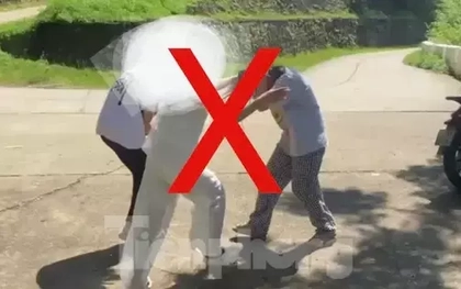 Xôn xao hai đoạn video ghi cảnh các nữ sinh Lạng Sơn đánh nhau