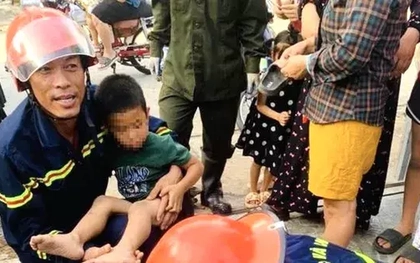 Phá bê tông cứu cháu bé 5 tuổi mắc kẹt ở ống thoát nước