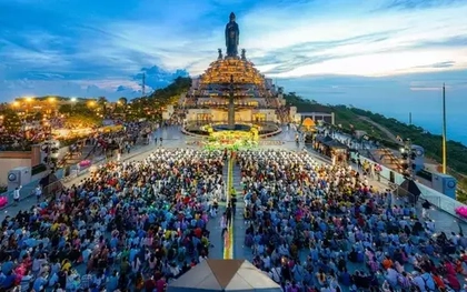 Tây Ninh tiếp tục thu hút khách du lịch
