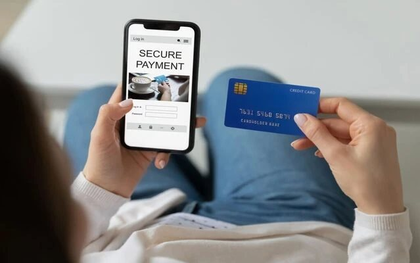 Tại sao biết rõ cả số tài khoản ngân hàng, thông tin đăng nhập và mật khẩu người dùng?