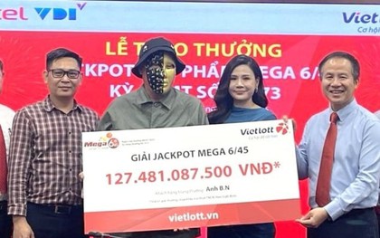 Người đàn ông ở TP.HCM trúng độc đắc hơn 127 tỷ nhờ con số trên voucher