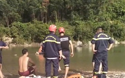 Trượt chân ngã khi đang lội suối, 2 sinh viên ở Đà Nẵng mất tích