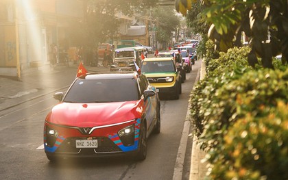 Dàn xe điện VinFast cực chất khuấy động đường phố Philippines