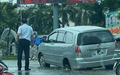 Hà Nội: Ô tô 7 chỗ sụt "hố tử thần" trên đường Nguyễn Chí Thanh