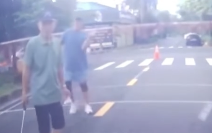 Xử phạt nhóm người thản nhiên giăng lưới đánh cầu lông giữa đường ở TP HCM