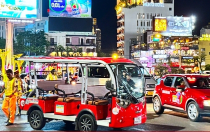 Xe điện du lịch tông 3 người thương vong ở Gia Lai