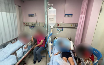 8 người nhập viện cấp cứu sau khi ăn hải sản