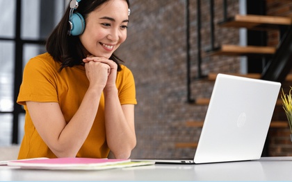 HP 15s Ultra MTL – Laptop AI thế hệ mới, lựa chọn thông minh cho mùa tựu trường 2025