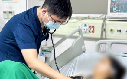 Hôn mê sâu, suy đa tạng sau chuyến đi châu Phi