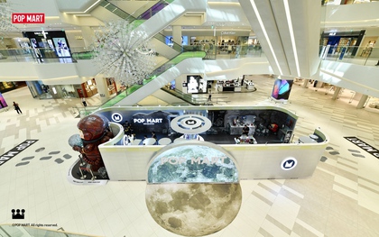 Sự kiện triển lãm “MEGA SPACE MOLLY: Hello, Moon” – Lạc trôi vào vũ trụ kỳ ảo giữa lòng Hà Nội!