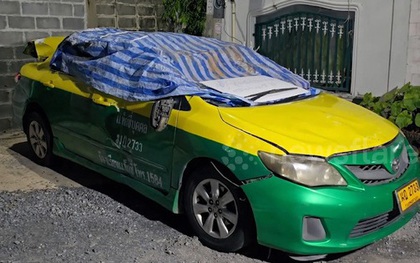 Đang đi đường, người đàn ông phát hiện cảnh đáng sợ trong xe taxi