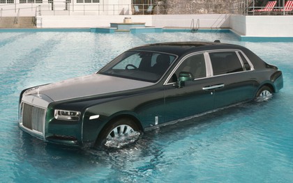 Cận cảnh nhúng nước siêu xe Rolls-Royce giá 50 tỷ đồng