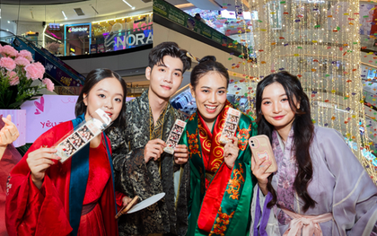 Sau thông điệp nhắn nhủ dễ thương, Vạn Hạnh Mall lại tiếp tục đông đúc khách hàng vì sự kiện "rước dâu" độc đáo