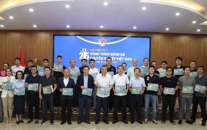 Nhìn lại hành trình 25 năm bóng đá chuyên nghiệp Việt Nam qua một cuốn sách