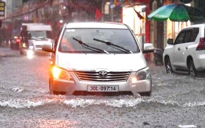 Vì sao bão số 5 đổ bộ miền Trung nhưng lại gây mưa lớn khủng khiếp tại Hà Nội?