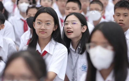 Nhiều trường học Hà Nội thông báo khẩn cho học sinh nghỉ học tránh ngập lụt