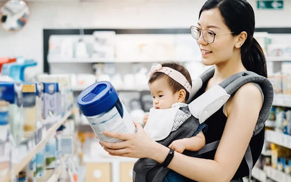 “Mẹ GenZ” đứng giữa bão info: TikTok bảo gì cũng tin, rồi hoang mang tột độ?