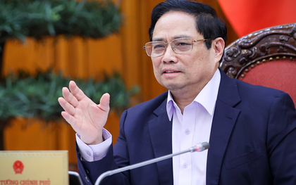 Thủ tướng yêu cầu các ngân hàng bảo đảm hệ thống thanh toán và tiền mặt, đáp ứng yêu cầu tặng phần quà 100.000 đồng cho người dân kịp thời