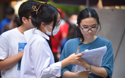 Mùa tuyển sinh lạ chưa từng có: Xét tuyển như canh bạc, thí sinh đỗ trượt mập mờ