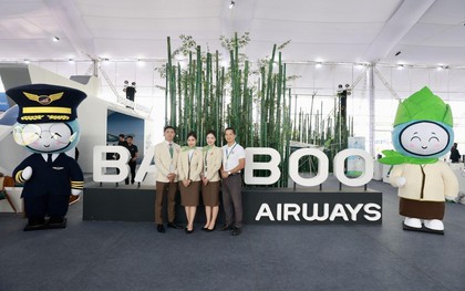 Hàng ngàn lượt khách ghé thăm không gian trưng bày của Bamboo Airways trong ngày đầu Triển lãm Thành tựu Đất nước