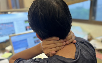 Tự nắn, bẻ cổ "nghe rắc 1 cái", người phụ nữ nhập viện vì tê nửa người, choáng váng