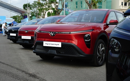 Cận cảnh loạt xe VinFast Limo Green đầu tiên tại Việt Nam, giá 749 triệu đồng