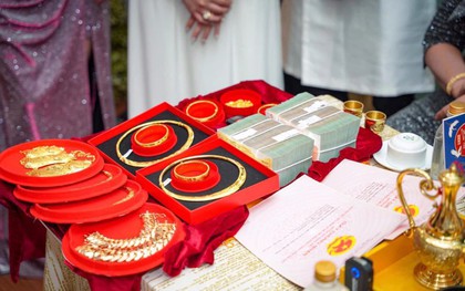 Nhà gái nói "không nặng sính lễ", lúc hỏi cưới lại ra giá 300 triệu, tôi chết lặng nhưng cô dâu là người duy nhất đứng lên phản hồi