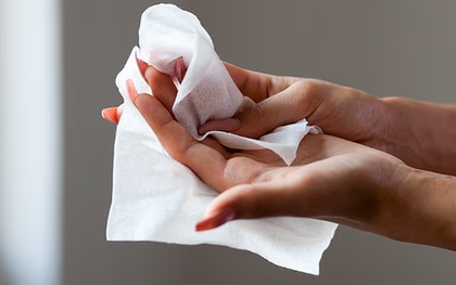 3 nhãn hiệu khăn ướt bị phát hiện nhiễm vi khuẩn có thể gây chết người