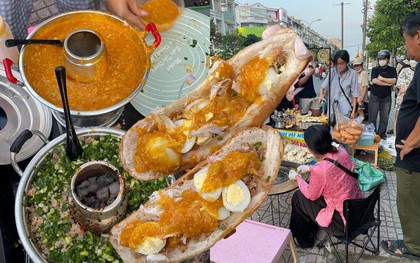 Cô bé 14 tuổi ở TPHCM gây sốt với món bánh mì gạch cua, chỉ mở bán đúng 2 tiếng là hết sạch 600 phần!