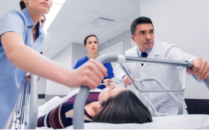 Nữ kế toán 30 tuổi liệt nửa người vì 1 chế độ ăn nhiều người trẻ đang “chạy theo”: Bác sĩ cảnh báo khẩn