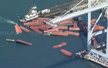 67 container rơi khỏi tàu hàng Zim Mississippi, trôi nổi trên biển tại cảng Long Beach, Mỹ