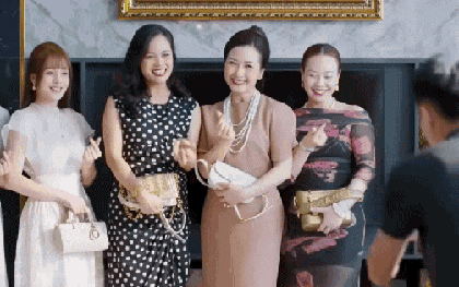 Túi hiệu của 4 "phú bà" trong phim giờ vàng: Bị đồn là "mượn của Phương Oanh"