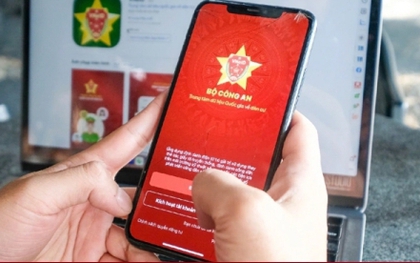 Thủ tướng: Không yêu cầu công dân xuất trình giấy tờ đã được tích hợp trên VNeID