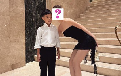 Hot girl Vbiz từ bỏ hào quang, lấy chồng đại gia, sống trong biệt thự trăm tỷ, U40 nhìn như chị gái của con trai