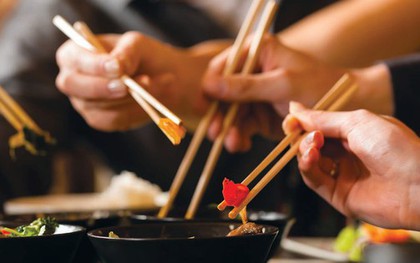 Thấy đũa có 4 dấu hiệu này, hãy thay ngay để tránh rước bệnh vào người