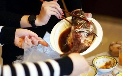 Cả nhà 3 người cùng mắc ung thư vì thói quen nhiều gia đình vẫn đang làm