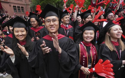 10 năm phỏng vấn sinh viên ĐH Harvard, phát hiện: 4 kiểu cha mẹ dễ nuôi dạy con thành người tài, càng lớn càng xuất sắc